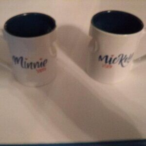 Minnie and Mickey mug set